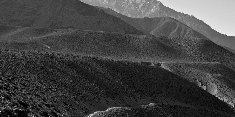 边缘计算赋能工业物联网：从智能硬件到产线革命的深度评测与科技解析